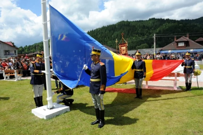 La ceremonie au participat toţi localnicii din Tulgheş. FOTOmapn.ro