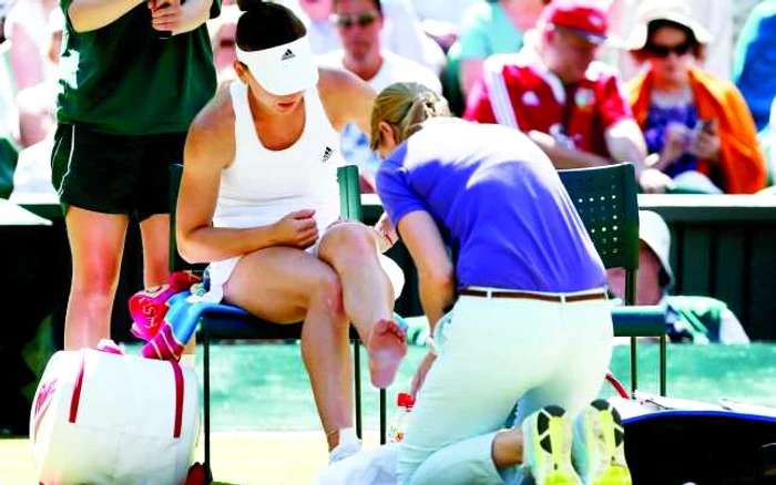 Simona Halep s-a accidentat în timpul partidei cu Bouchard