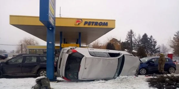 Maşină răsturnată la Lugoj FOTO Lugojinfo.ro