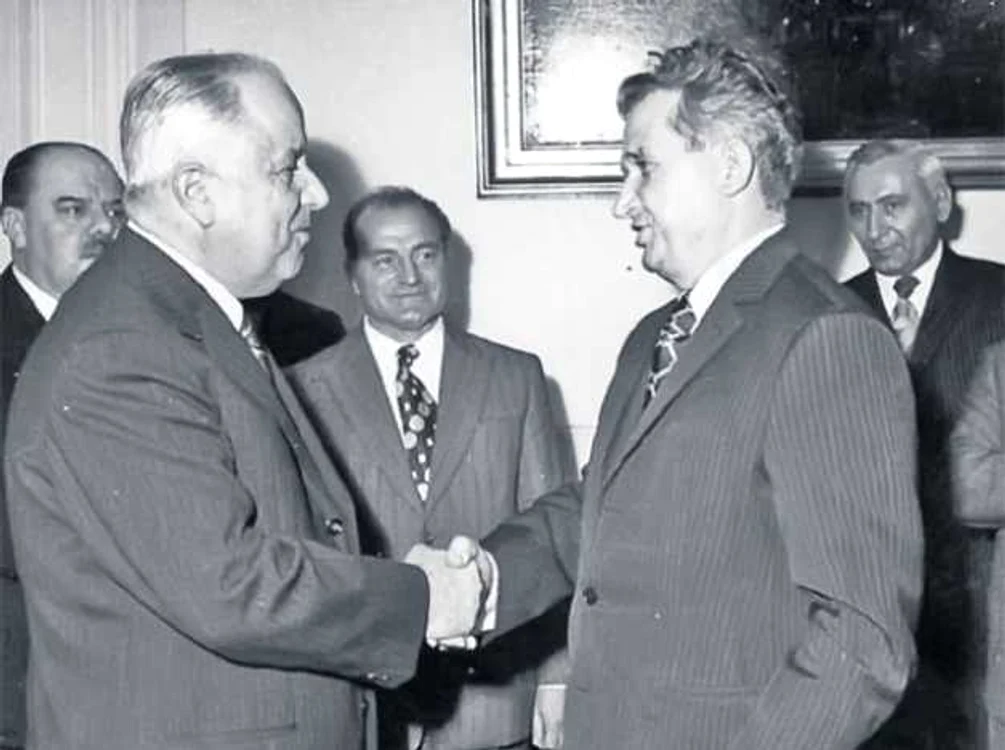 Emil Bobu, la o întâlnire cu Ceauşescu FOTO libertatea.ro