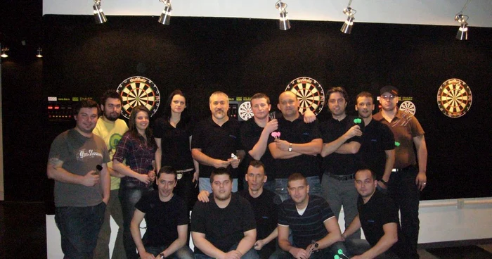 Timp de o lună, amatorii sportului cu săgeţi se vor întrece la Campionatul Darts Club Oradea 