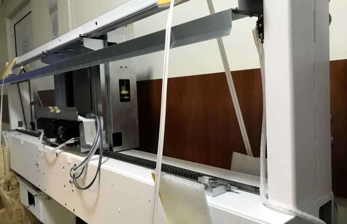 Noul aparat de radiografie cumpărat de spitalul din Galaţi FOTO CJG