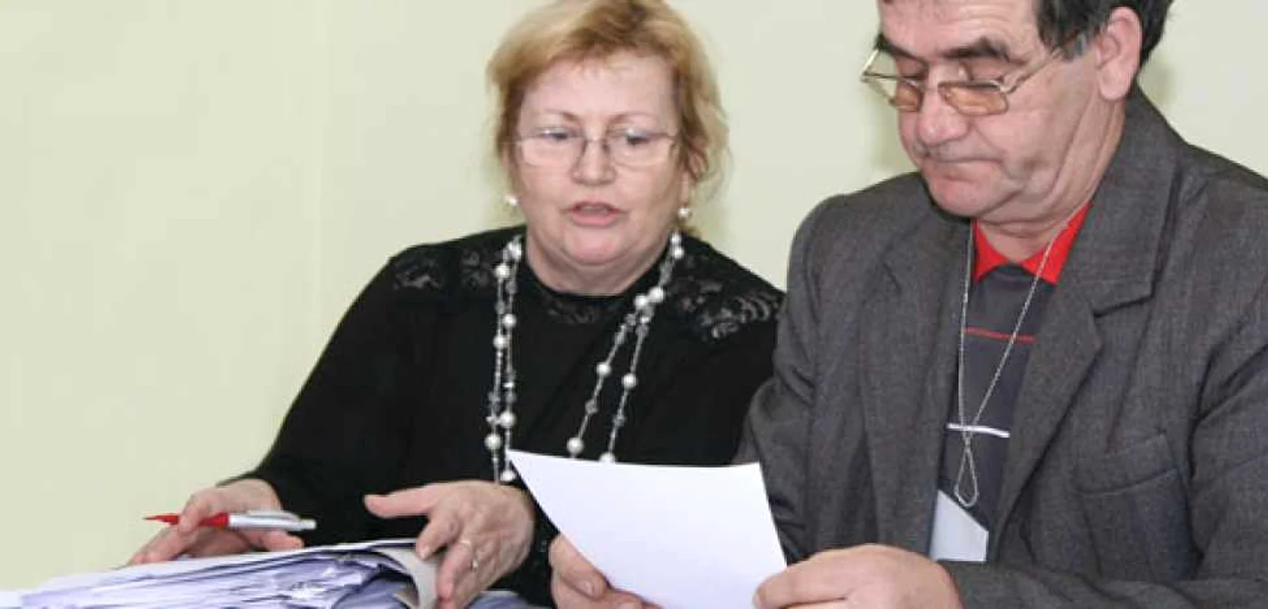 Elena Florea este secretar la Miroslava din 1994