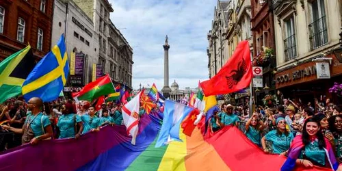 Parada Gay Pride Londra FOTO EPA/Pete Maclaine