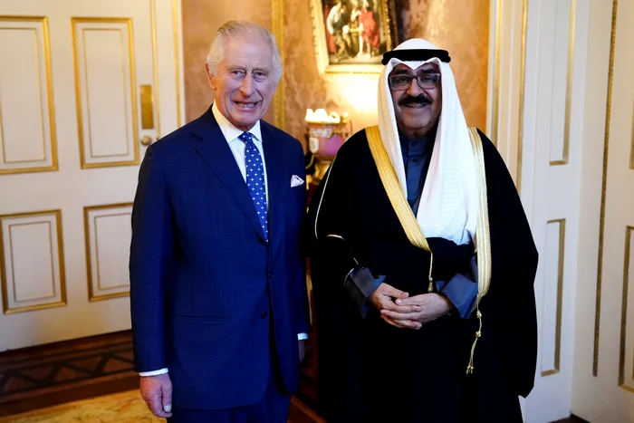 Regele Charles cu prințul moștenitor al Kuweitului, șeicul Mishal al Ahmad al Jaber al Sabah, la Palatul Buckingham, pe 25 octombrie 2023, Getty jpg