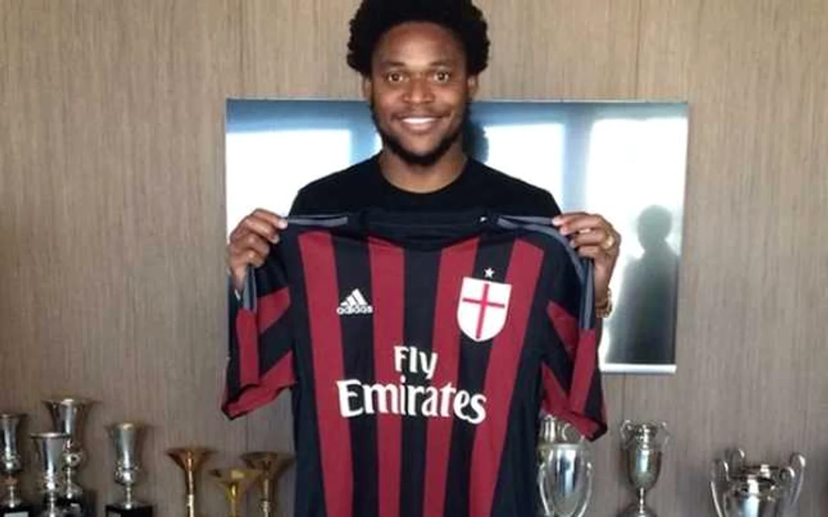 Luiz  Adriano FOTO Sunt Iulian Anghel, editor Adevărul, şi consider că este penibil să specific sursele fotografiilor