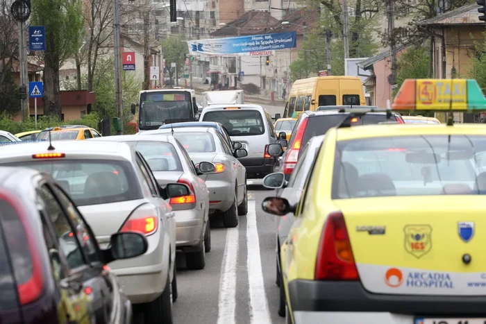 Avem tot mai multe mașini în trafic