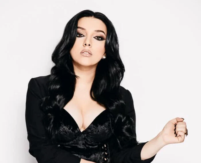 Maria Cristina Călin cântă sub numele de scenă Tinna LatinaFoto: Facebook