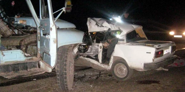 Şoferul şi trei pasageri au decedat pe loc