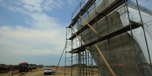 Consiliul Judeţean Cluj caută soluţii pentru continuarea lucrărilor.