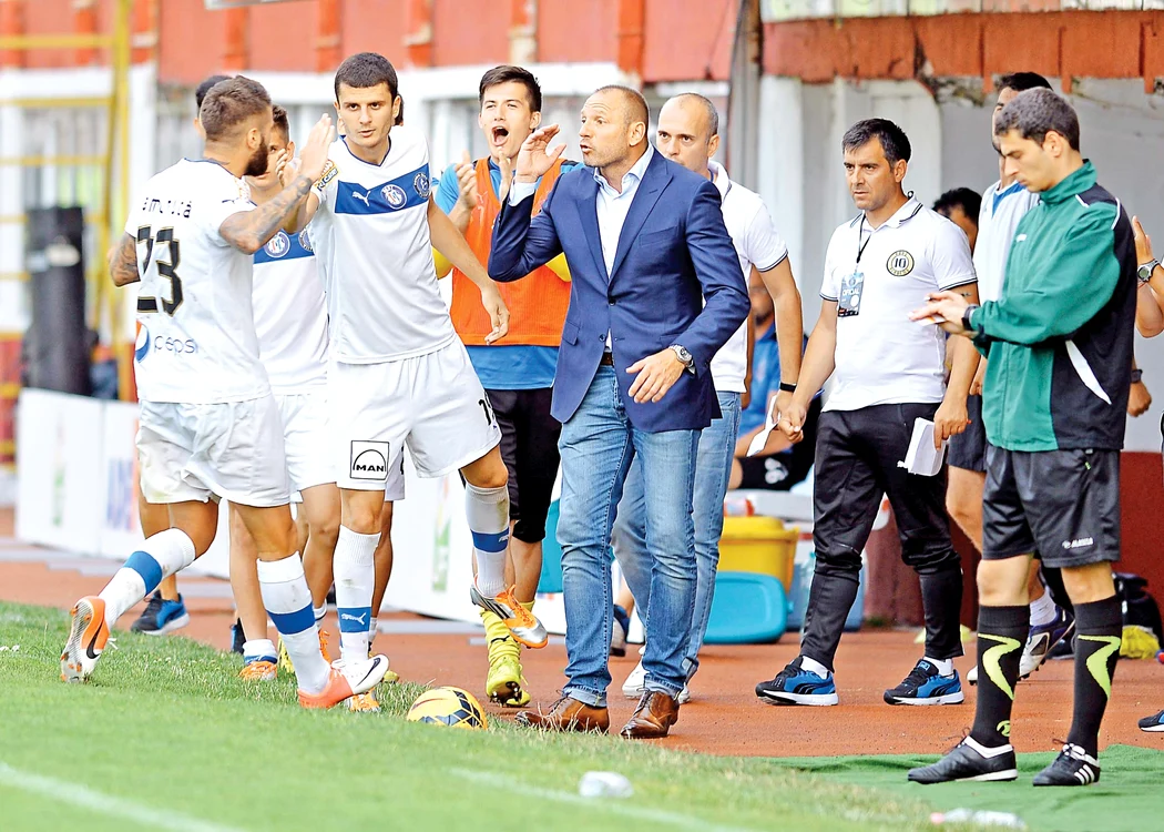 Stelea nu a reuşit să câştige nici un meci în acest campionat Foto: Răzvan Păsărică