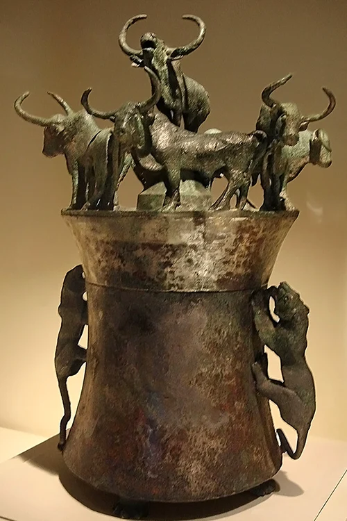 Obiect din bronz regatul Dian FOTO wikipedia