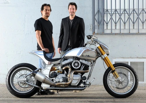 100512 keanu reeves gard hollinger kr gt 1 jpeg