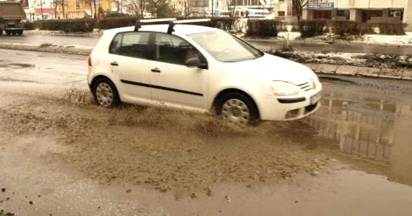 Şoferii întâmpină probleme serioase pe şoseaua de centură a Devei.