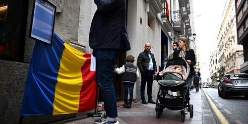 Votul în diaspora. FOTO Inquam Photos / Alex Nicodim