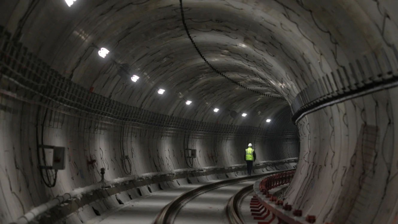 
    Magistrala 5 de metrou este verificată atât în tunel, cât și în stațiiFotografii: Inquam  