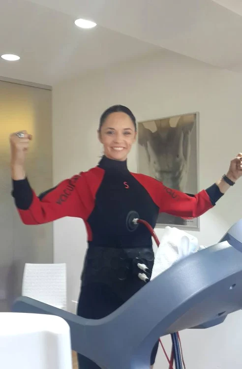 Andreea Marin urmează cu stricteţe antrenamentele hypoxi, care au ajutat-o să topească rapid grăsimea (foto: Facebook)