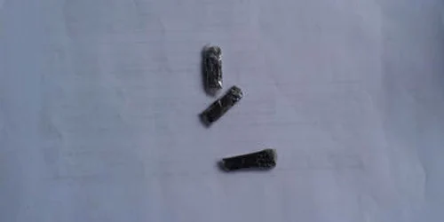 Pacheţelele suspecte au fost confiscate şi duse spre analiză