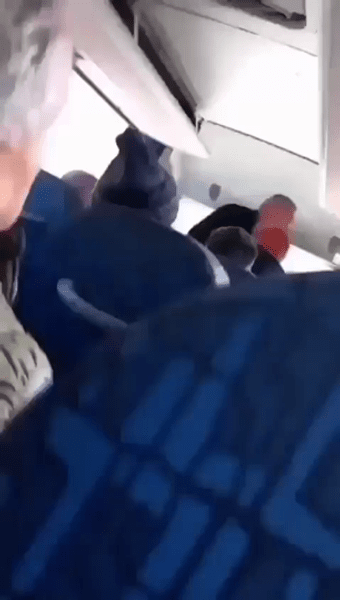 Sancțiunea primită de șoferul care a bătut o bătrână în microbuz. Scena a fost filmată de un călător VIDEO