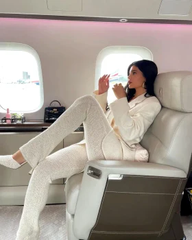 kylie jenner private plane jpg