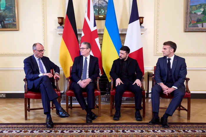 Emmanuel Macron are pantofii prea mari, profimedia 1057716293 jpg