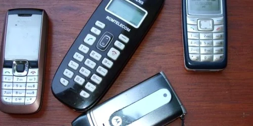 Hoţul avea de gând să vândă telefoanele furate