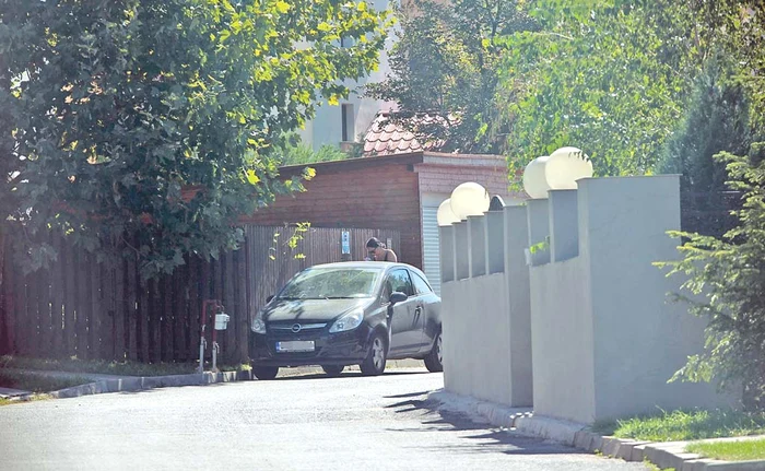 Aceasta este căsuța din Pipera unde vedeta adăpostește păsărele, cățeluși și peștișori de toate soiurile