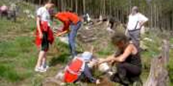 Tăşuleasa Social a implicat tinerii în problemele de mediu