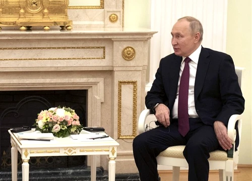 Kremlinul a fost nevoit să facă dezmințiri repetate că Vladimir Putin este bolnav Foto EPA EFE