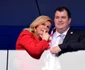 Preşedintele croat Kolinda Grabar-Kitarovic şi soţul ei Jakov Kitarovic privesc din tribună finala dintre Franţa şi Croaţia la Moscova Rusia FOTOEPA-EFE