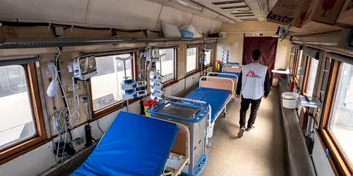 tren spital foto daily mail