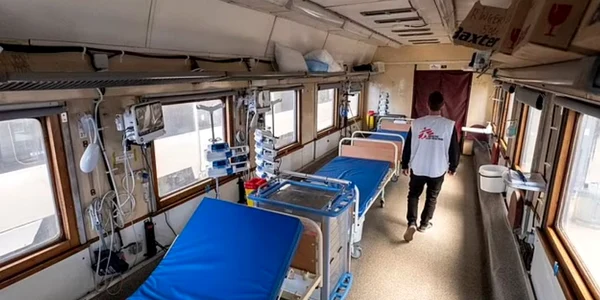 tren spital foto daily mail