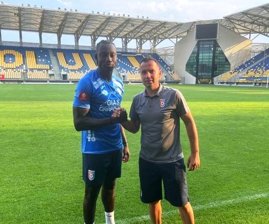Cooper va evolua la Chindia cu numărul 9 Sursa AFC