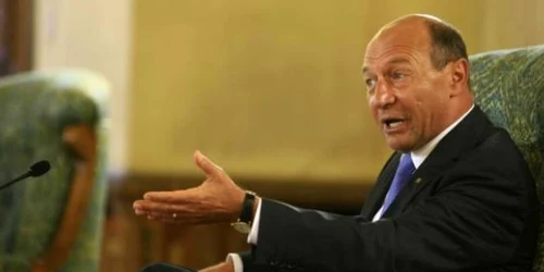 Exemplu antidemocratic