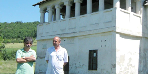 Cula lui Vladimirescu stă să pice