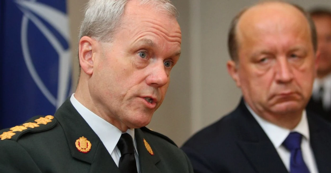 Preşedintele Comitetului Militar al NATO, generalul Knud Bartels, va conduce conferinţa de la Sibiu  FOTO: Mediafax