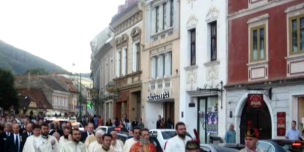 Procesiunea are deja o tradiţie de cinci ani la Braşov FOTO