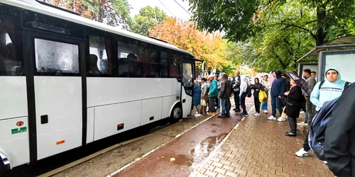 transport elevi jpeg