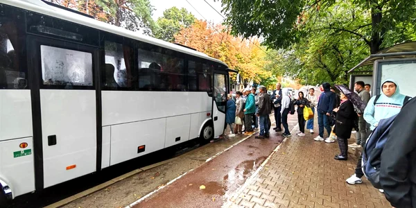 transport elevi jpeg
