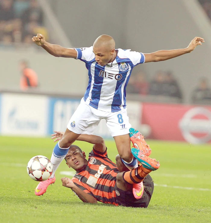 Jucătorii lui Mircea Lucescu au fost la pământ în ultimele patru minute ale jocului cu FC PortoFoto: AP