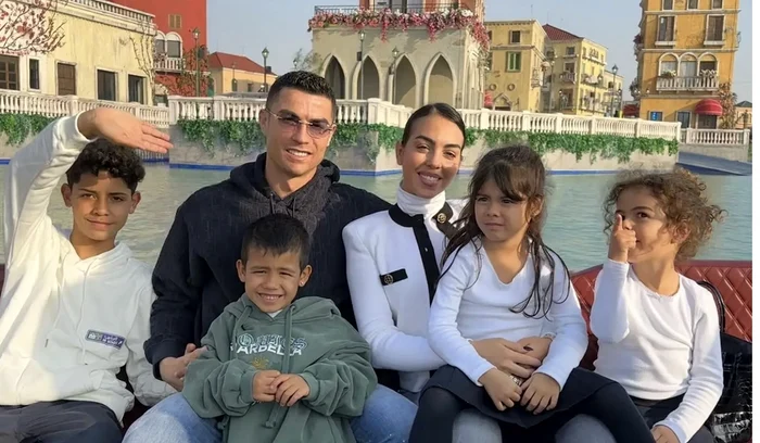 Cristiano Ronaldo și ai lui au petrecut într-un parc de distracții (FOTO: Instagram)