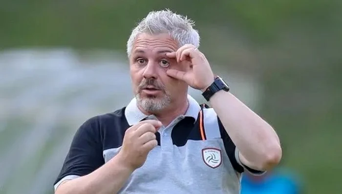 Rapid nu-l lasă să plece pe Șumudică