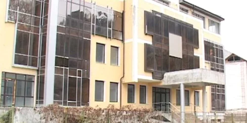 Clădirea de un milion de euro a fost lăsată de izbelişte 