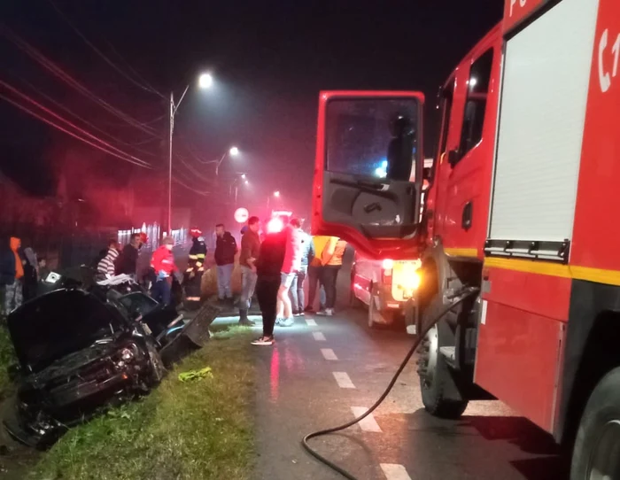 Victimele au fost preluate de echipajele medicale de intervenție. FOTO ISU Argeș