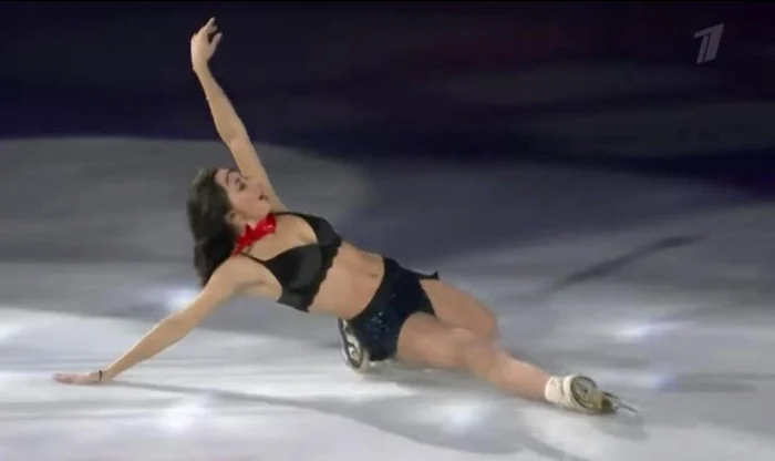 Elizaveta Tuktamysheva a rămas în sutien în timpul concursului