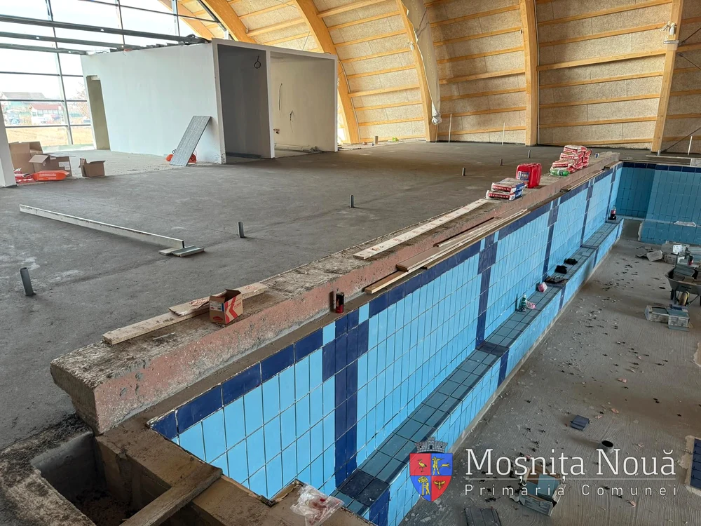 Lucări la bazinul de la Moșnița Nouă FOTO Primăria Moșnița Nouă