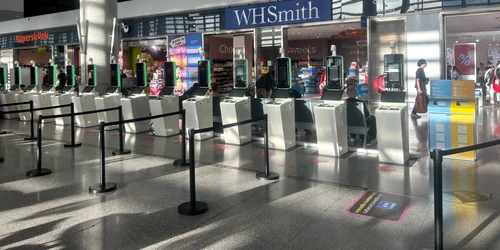 Noi mașini biometrice Entry Exit System la aeroportul Malaga Costa del Sol. Malaga, Spania. FOTO Shutterstock