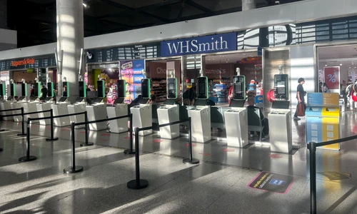 Noi mașini biometrice Entry Exit System la aeroportul Malaga Costa del Sol. Malaga, Spania. FOTO Shutterstock