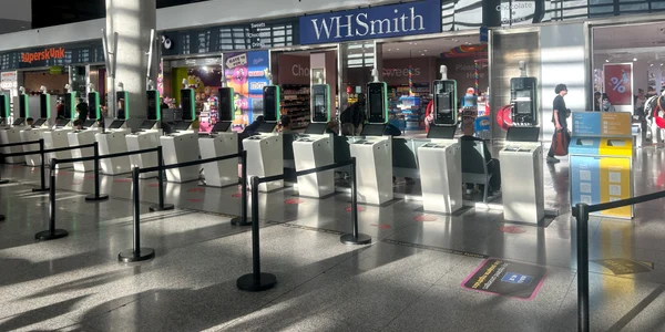 Noi mașini biometrice Entry Exit System la aeroportul Malaga Costa del Sol. Malaga, Spania. FOTO Shutterstock
