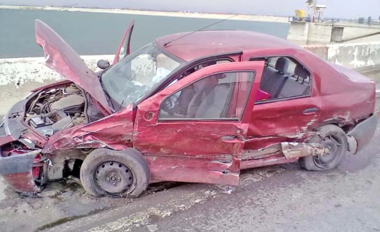 
    4 aprilie 2012. Accidentul provocat de Vintilă Matei s-a soldat cu rănirea a patru persoane aflate în Logan  